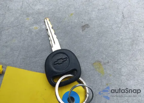 2000 Chevrolet S-10 Ls z USA, uszkodzony, nr VIN 1GCCS14WXYK152055